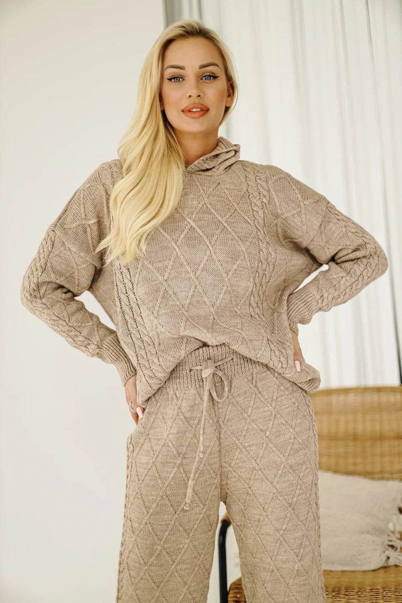 LUSILO Beige Diamond Set – Elegant Two-Piece Knitwear with Classic Geometric Pattern - Biamonde