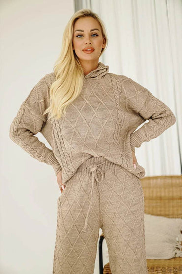 LUSILO Beige Diamond Set – Elegant Two-Piece Knitwear with Classic Geometric Pattern - Biamonde