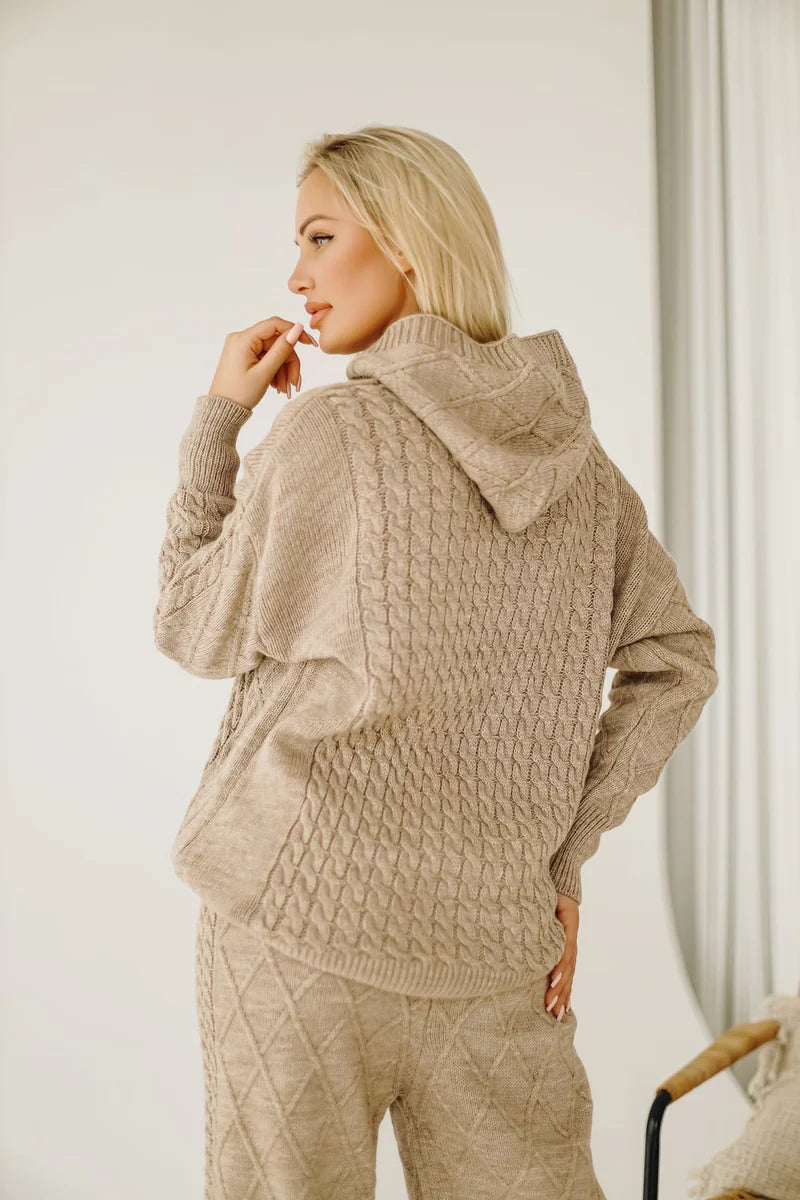 LUSILO beige diamond set, elegant two-piece knitwear with classic geometric pattern