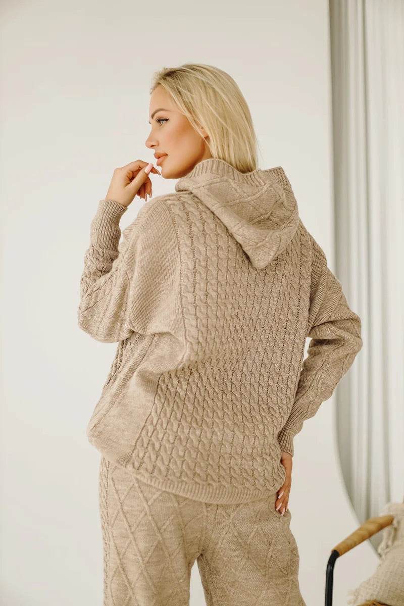 LUSILO Beige Diamond Set – Elegant Two-Piece Knitwear with Classic Geometric Pattern - Biamonde