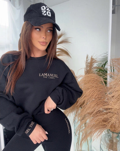 Issamatch black tracksuit, sleek and versatile two-piece athletic set