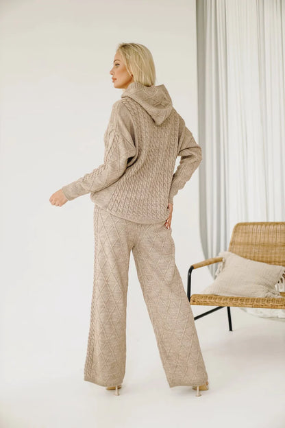 LUSILO beige diamond set, elegant two-piece knitwear with classic geometric pattern